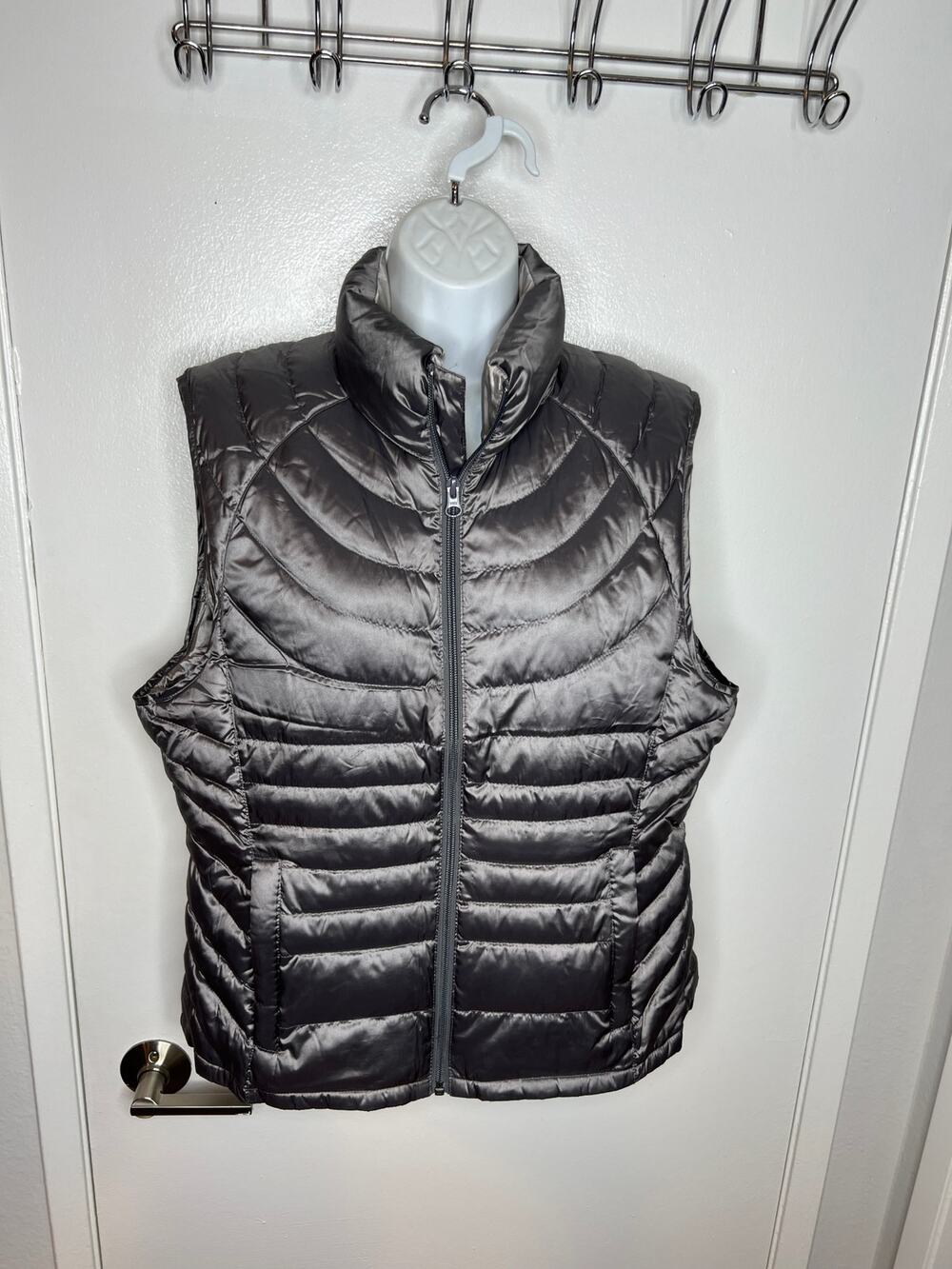 Bernardo Women's Goose Down Quilted Puffer Vest Metallic Grey ~ Size L